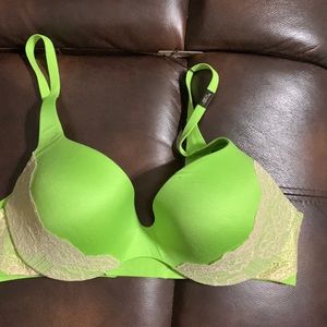 Victoria’s Secret Line Demi Push Up Bra size 34 C